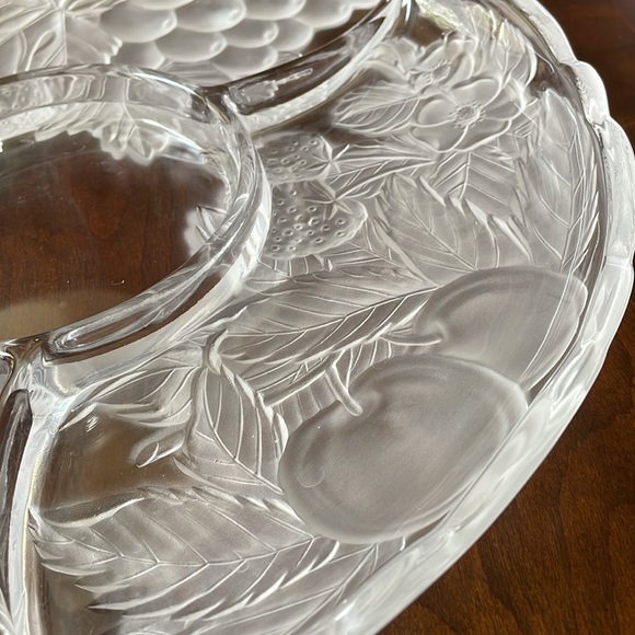 Mikasa Studio Nova Fruit & Berries serving reversed frosted cameo Platter 14” - Picture 4 of 9